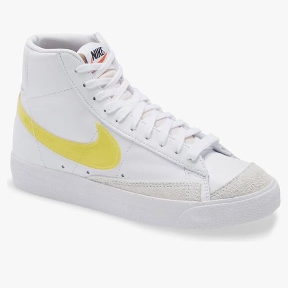 Nike W Blazer Mid '77 ESS DJ3050-101 Yellow Size 6.5 Y - Picture 1 of 10